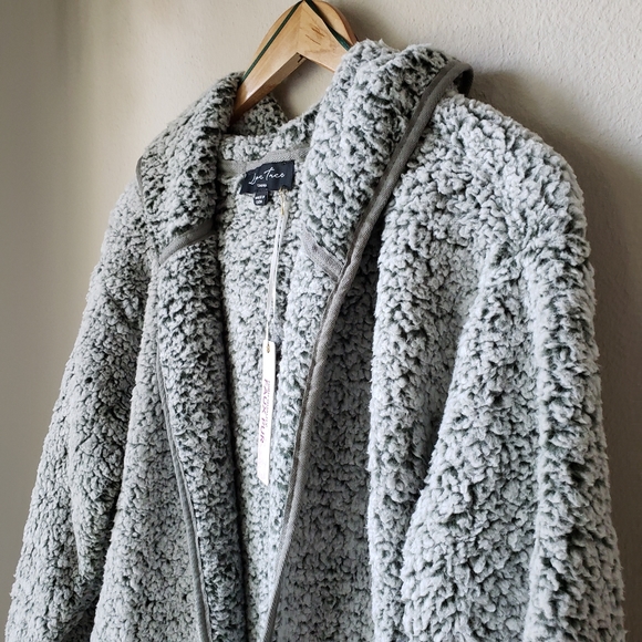 Faux Fur Hooded Sweater Jacket - Picture 5 of 10